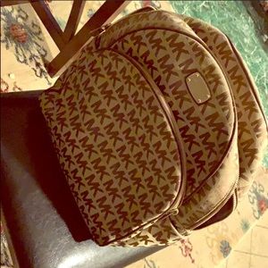 Michael Kors book bag like new-PLEASE NO LOW BALLS